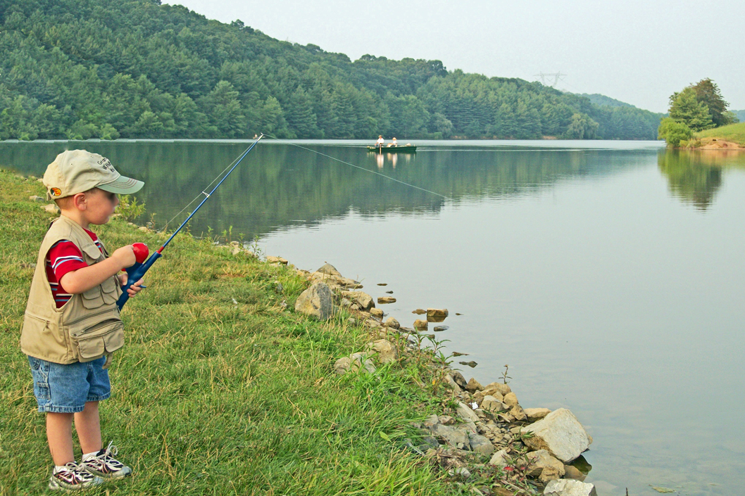 Rural-Retreat-Lake-Fishing-Boy