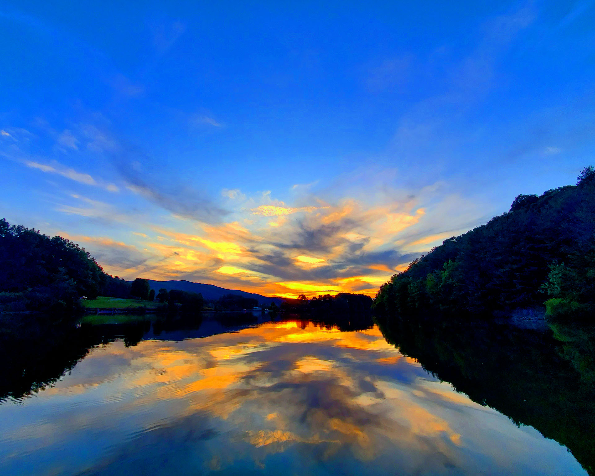 Rural Retreat .lake