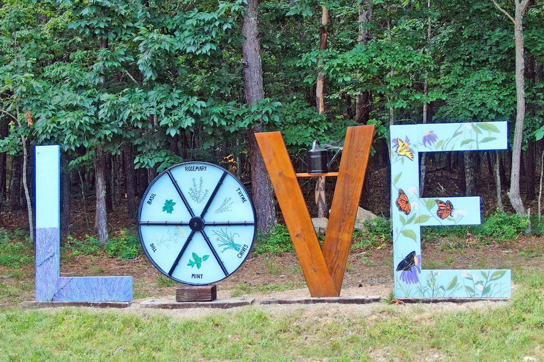 Wytheville Beagle Ridge Love Sign